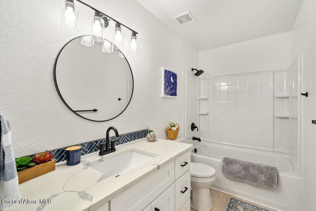 1813 N Medina St after rehab, bathroom